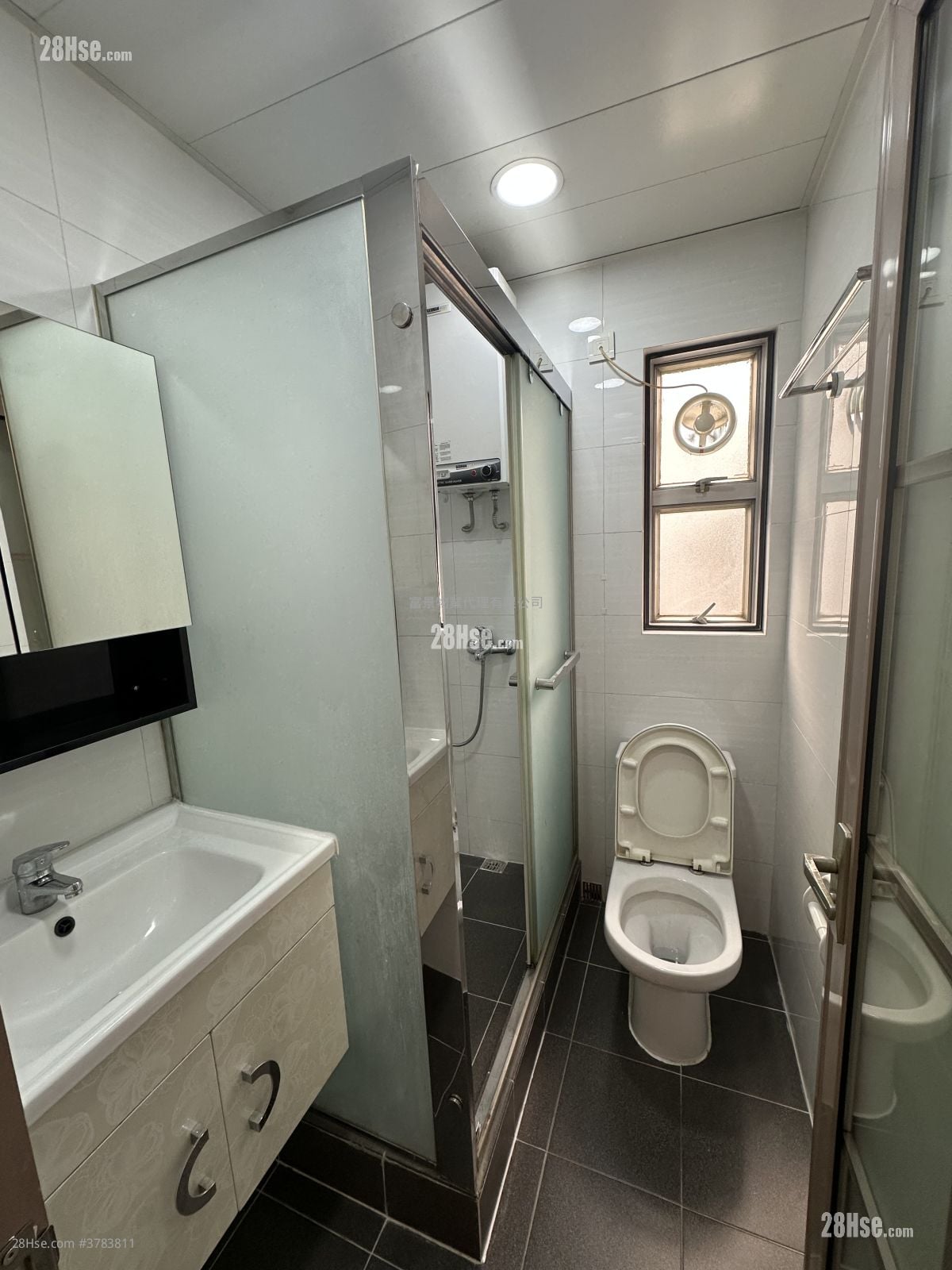 E Lu Rental 2 Bedrooms , 1 Bathroom 415 ft²