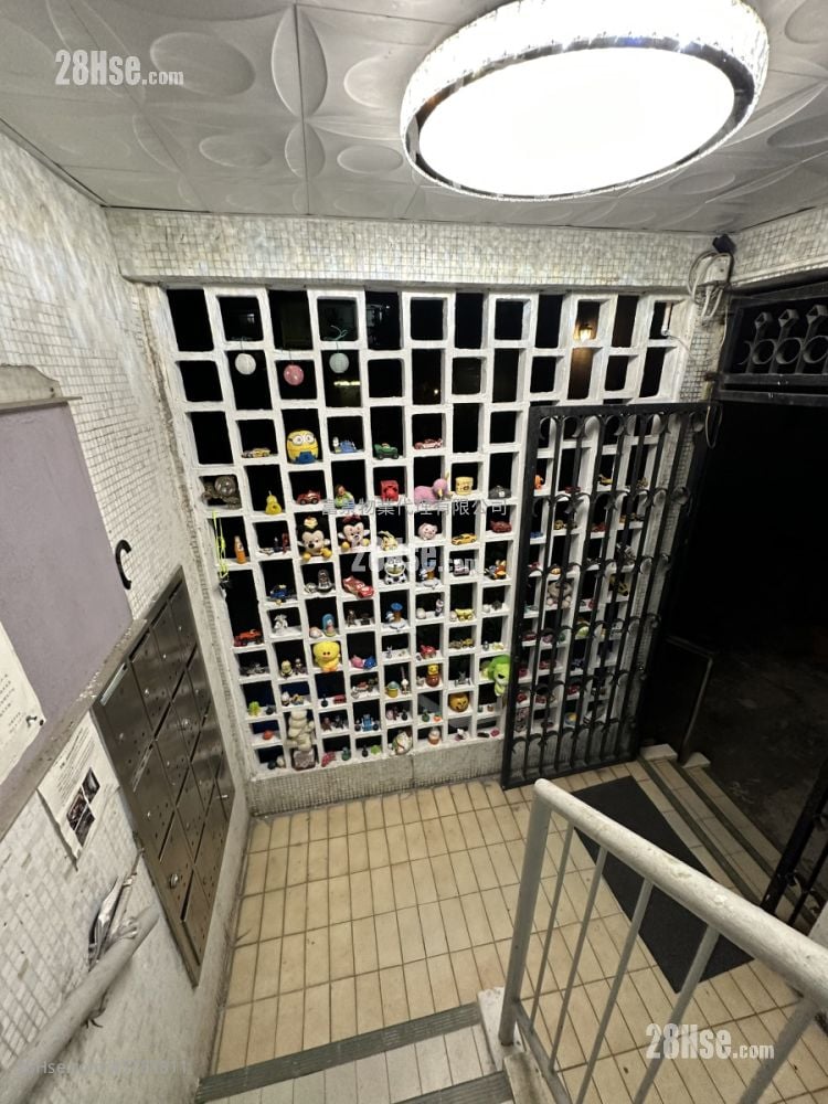 E Lu Rental 2 Bedrooms , 1 Bathroom 415 ft²