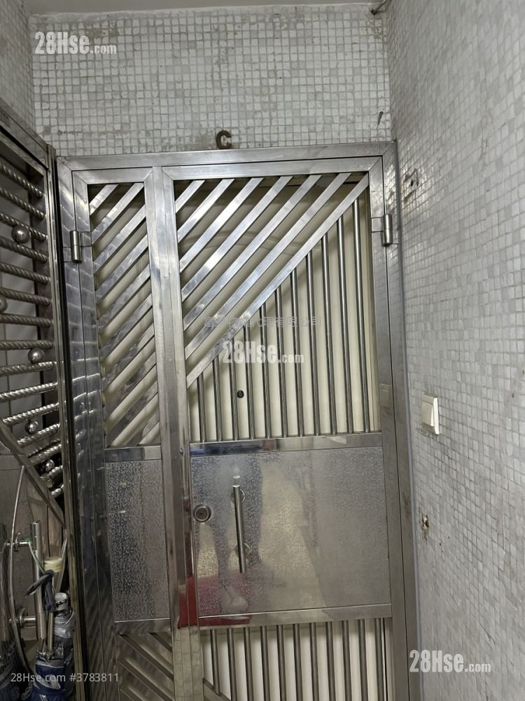 E Lu Rental 2 Bedrooms , 1 Bathroom 415 ft²