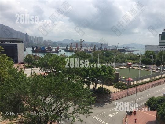 2Gerher Sell 2 Bedrooms 484 ft²