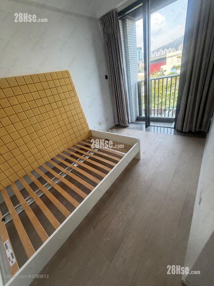 2Gerher Sell 2 Bedrooms 484 ft²