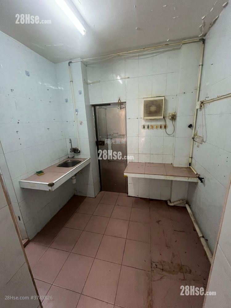 凹头 租盘 2 房 , 1 浴室 400 平方尺