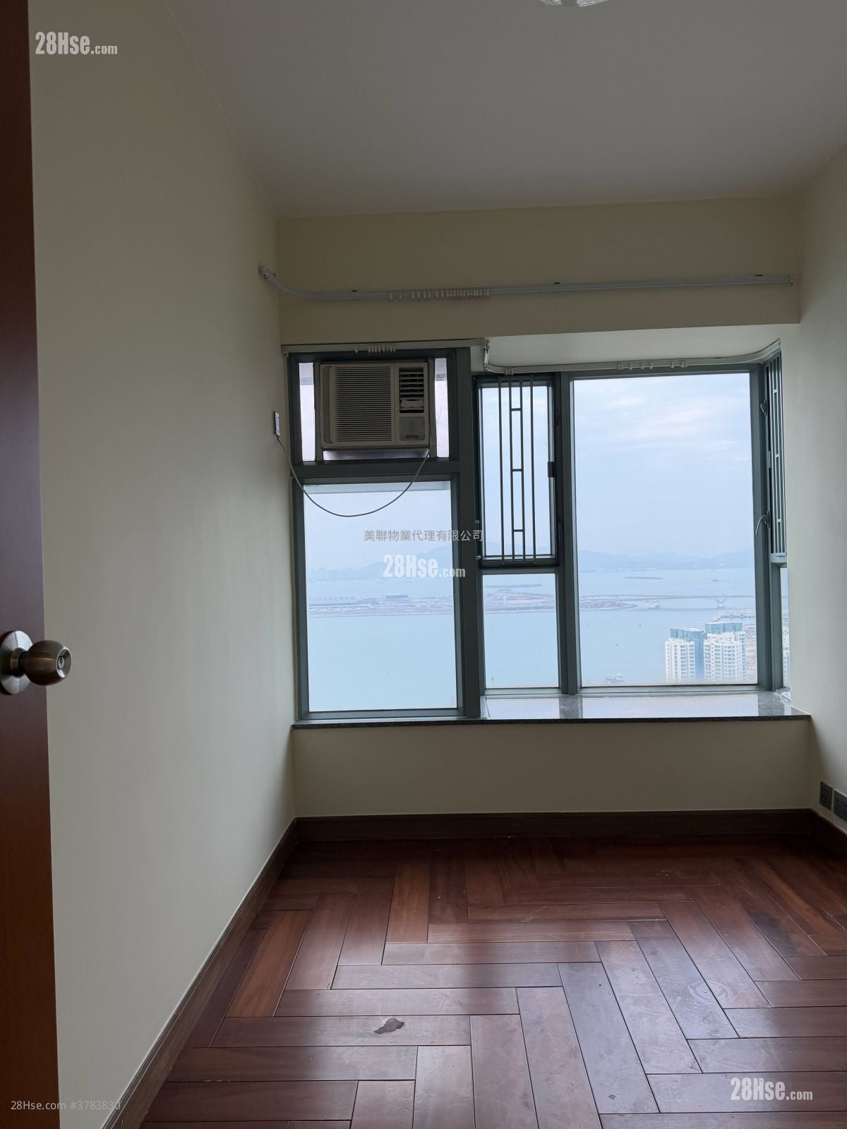 海堤湾畔 售盘 3 房 855 平方尺