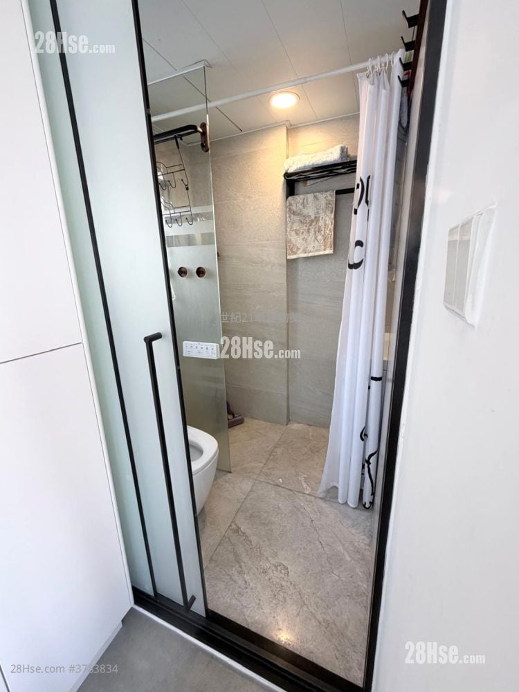 Ava62 Sell Studio , 1 Bathroom 253 ft²