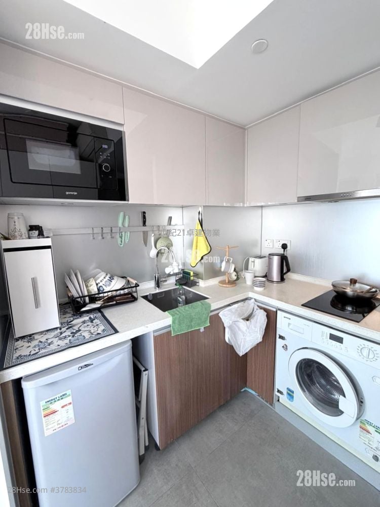 Ava62 Sell Studio , 1 Bathroom 253 ft²