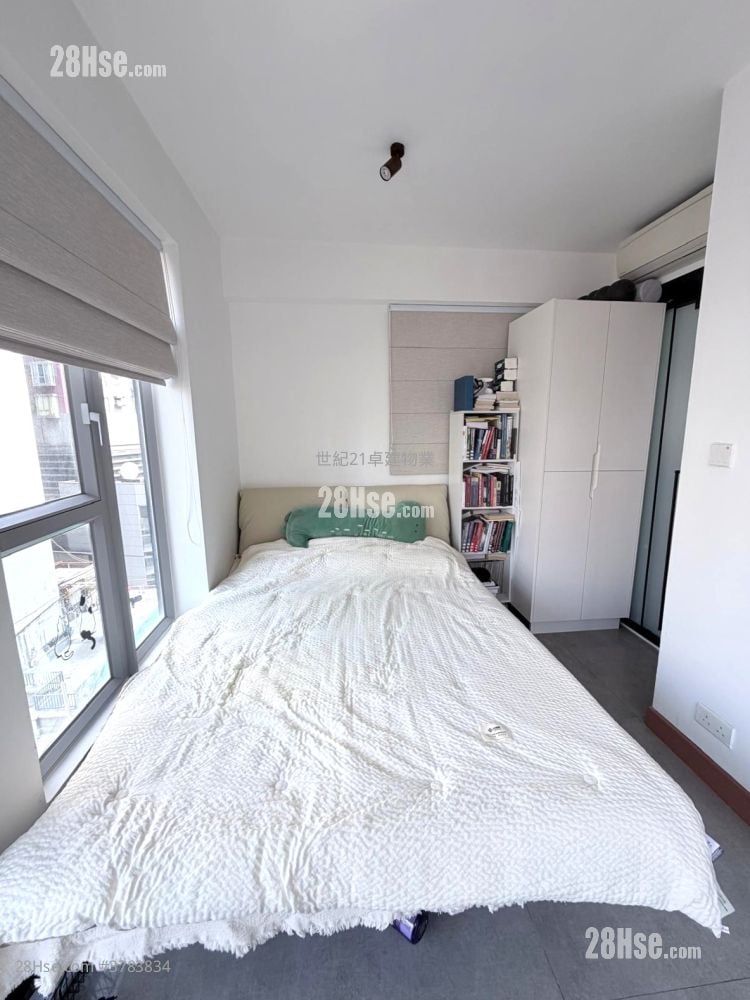 Ava62 Sell Studio , 1 Bathroom 253 ft²