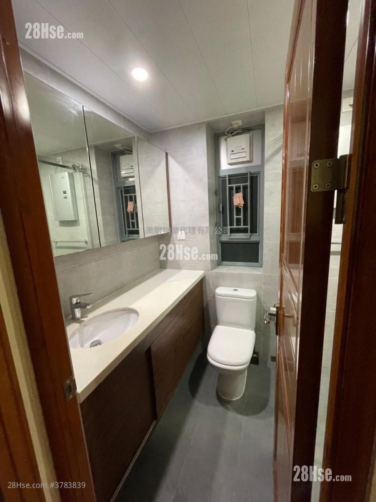 Seaview Crescent Sell 2 Bedrooms , 1 Bathroom 568 ft²