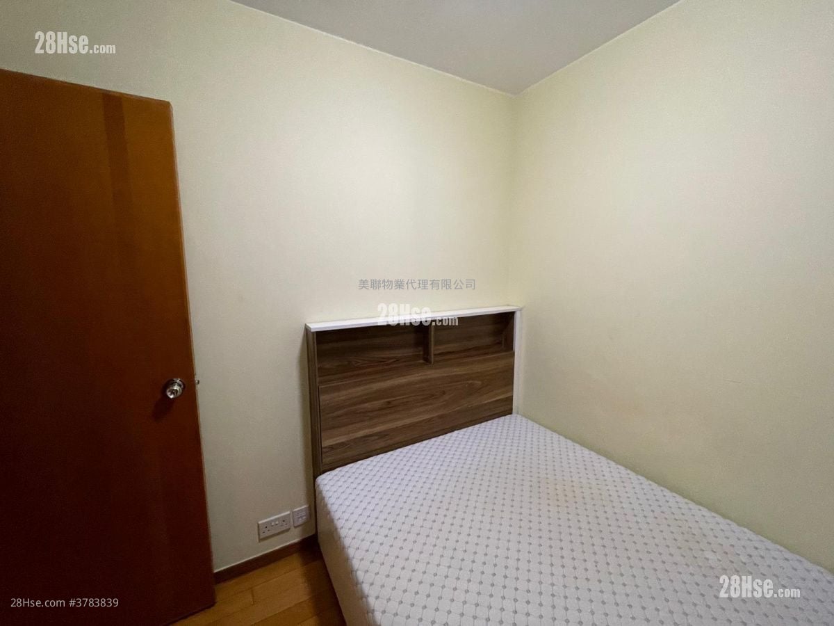 Seaview Crescent Sell 2 Bedrooms , 1 Bathroom 568 ft²