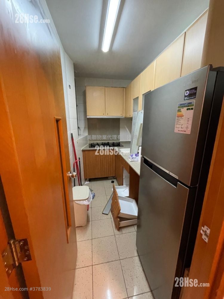 Seaview Crescent Sell 2 Bedrooms , 1 Bathroom 568 ft²