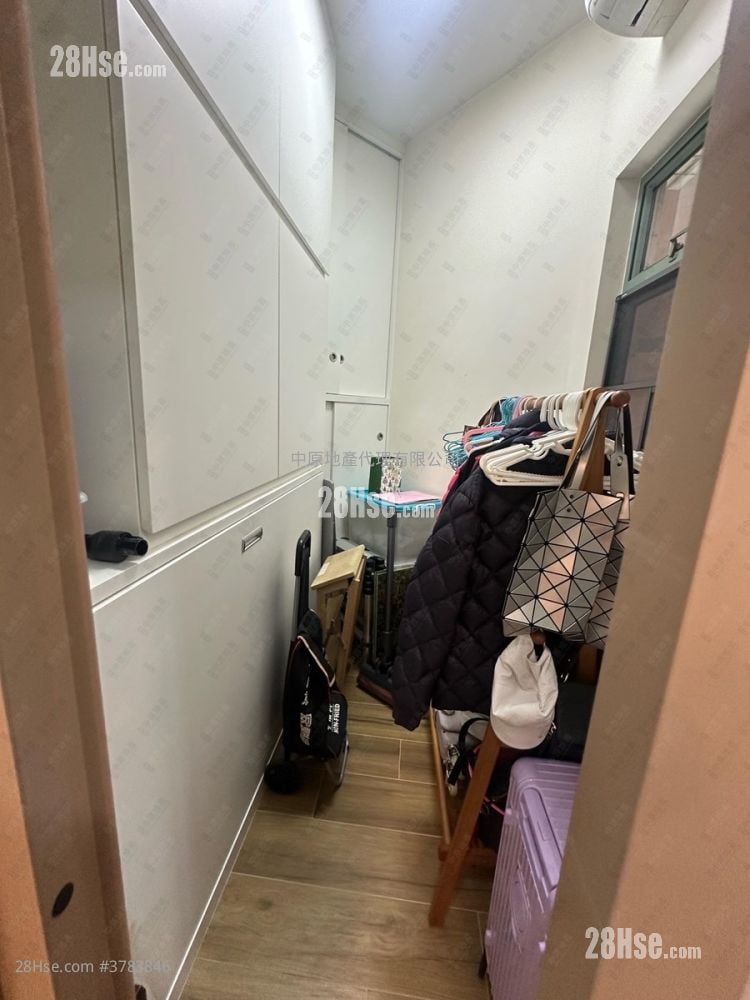 Woodland Crest Sell 3 Bedrooms , 2 Bathrooms 927 ft²