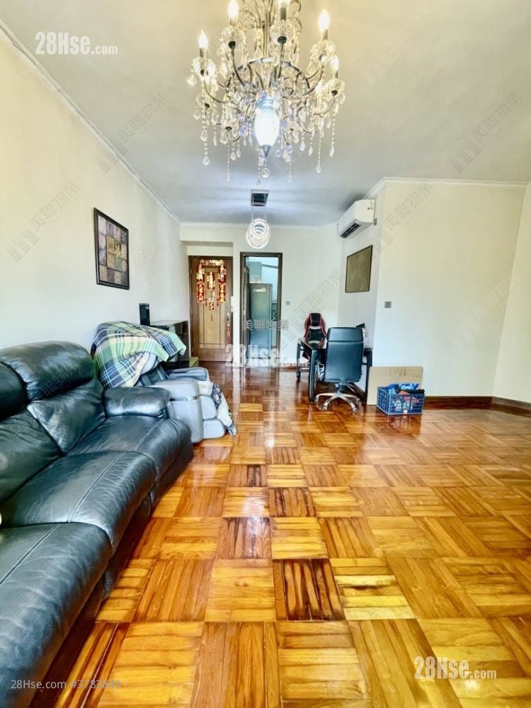 Woodland Crest Sell 3 Bedrooms 942 ft²