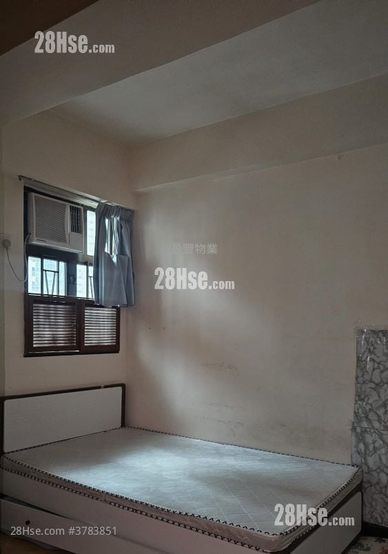 Yue King Building Sell 2 Bedrooms , 1 Bathroom 580 ft²