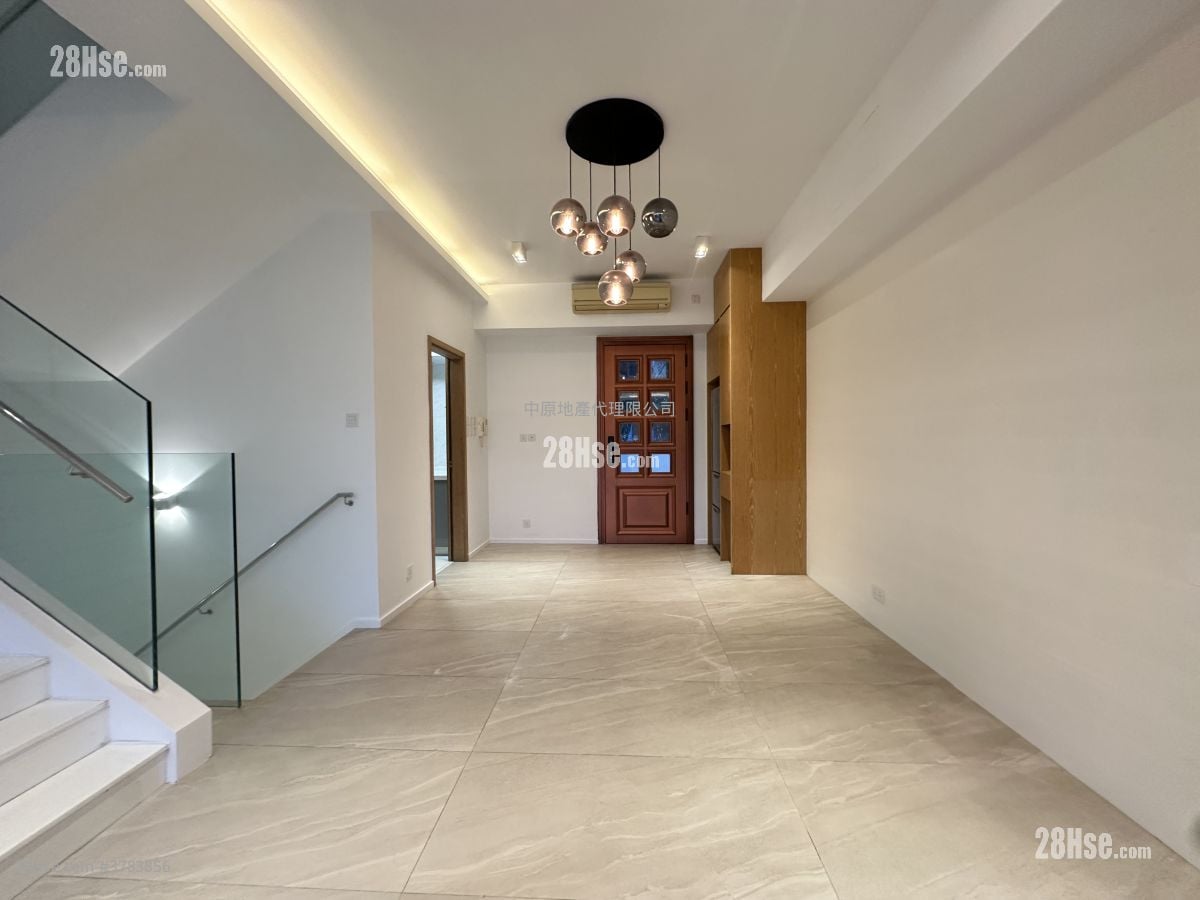 The Beverly Hills Rental 5+ Bedrooms , 3 Bathrooms 1,902 ft²