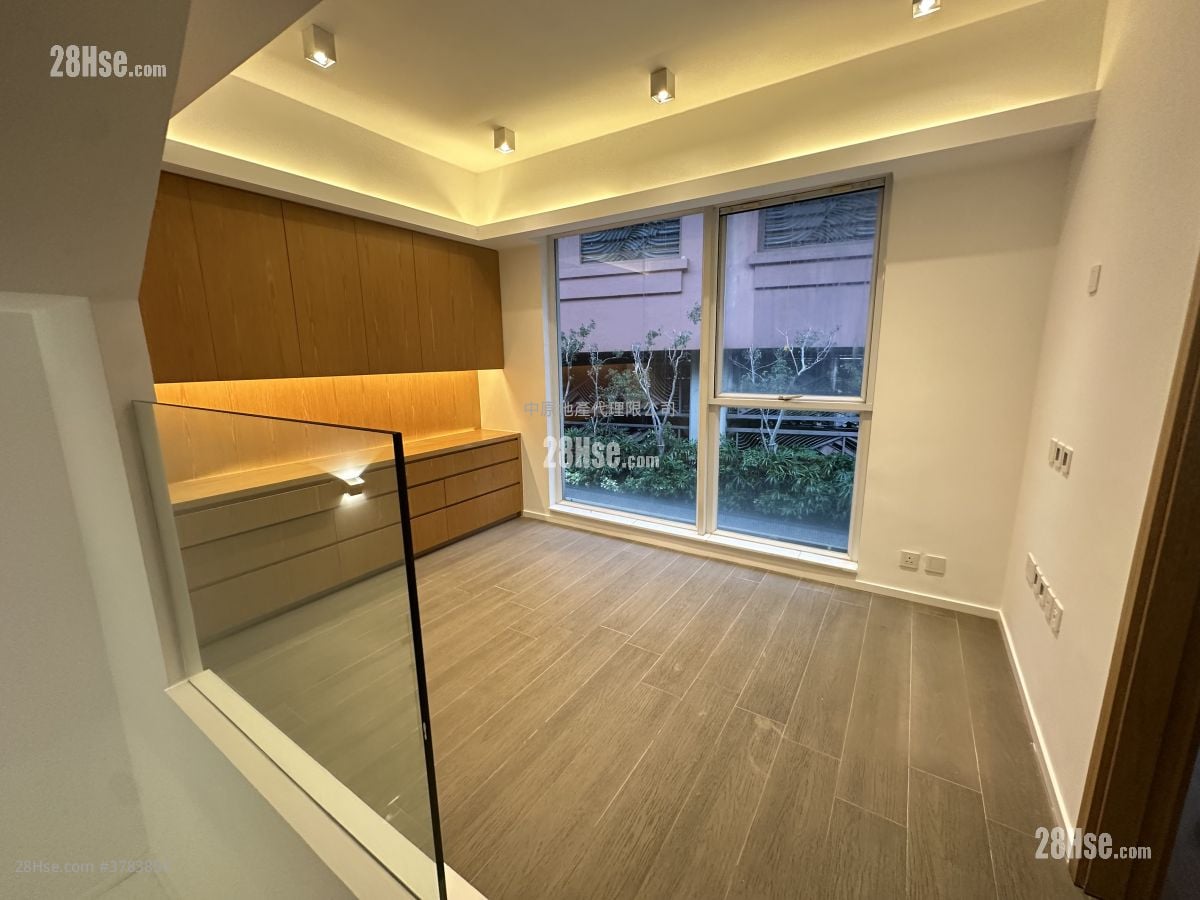 The Beverly Hills Rental 5+ Bedrooms , 3 Bathrooms 1,902 ft²