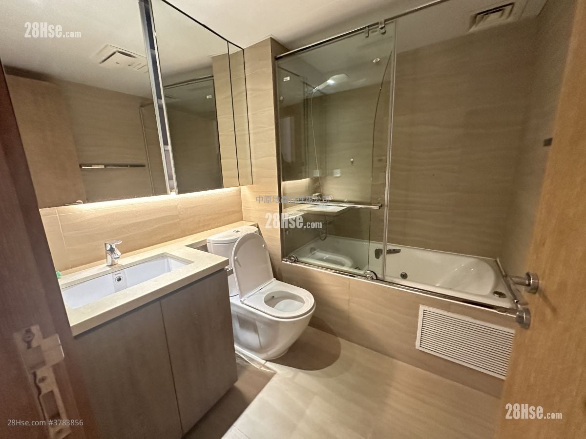 The Beverly Hills Rental 5+ Bedrooms , 3 Bathrooms 1,902 ft²