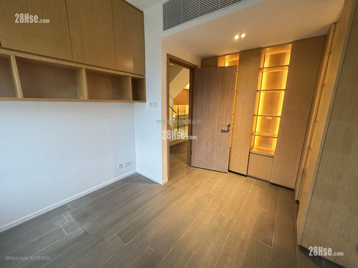 The Beverly Hills Rental 5+ Bedrooms , 3 Bathrooms 1,902 ft²