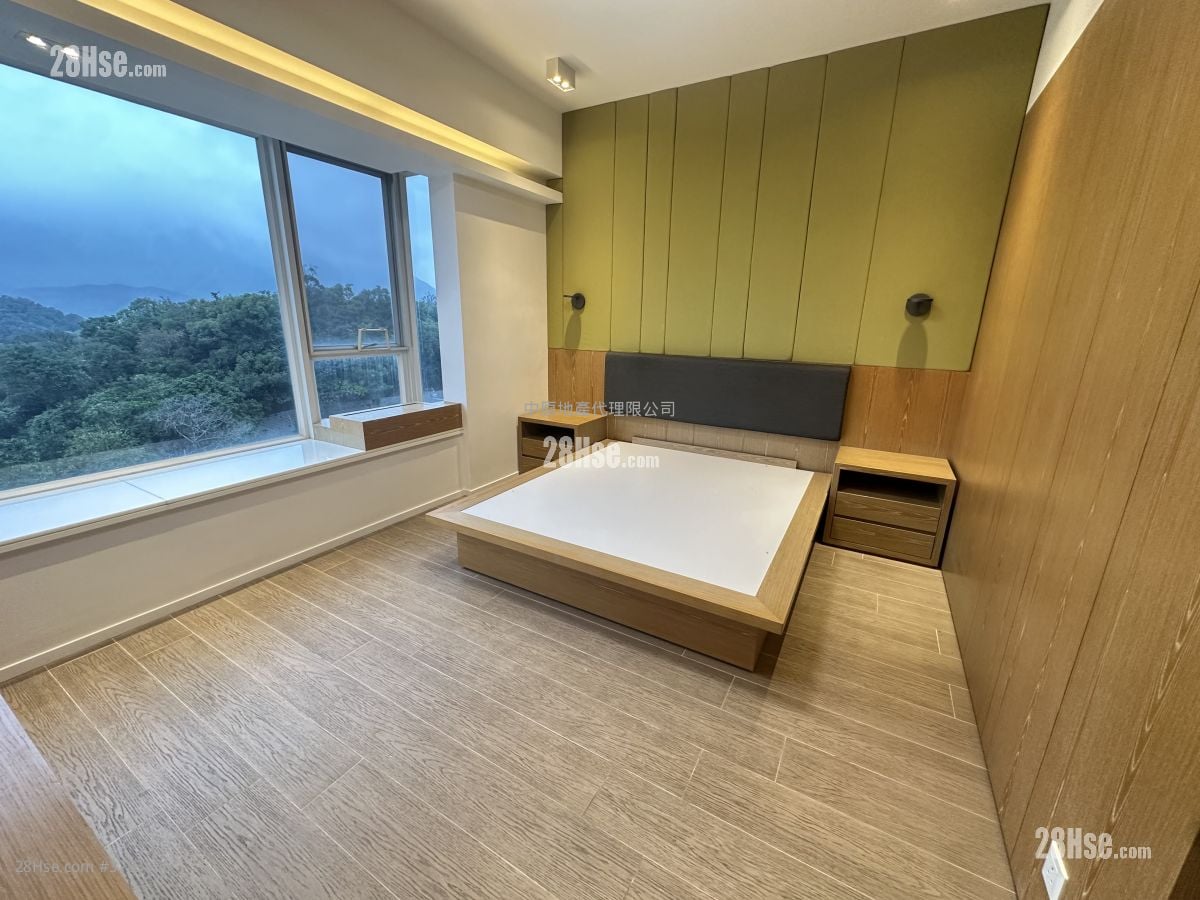 The Beverly Hills Rental 5+ Bedrooms , 3 Bathrooms 1,902 ft²