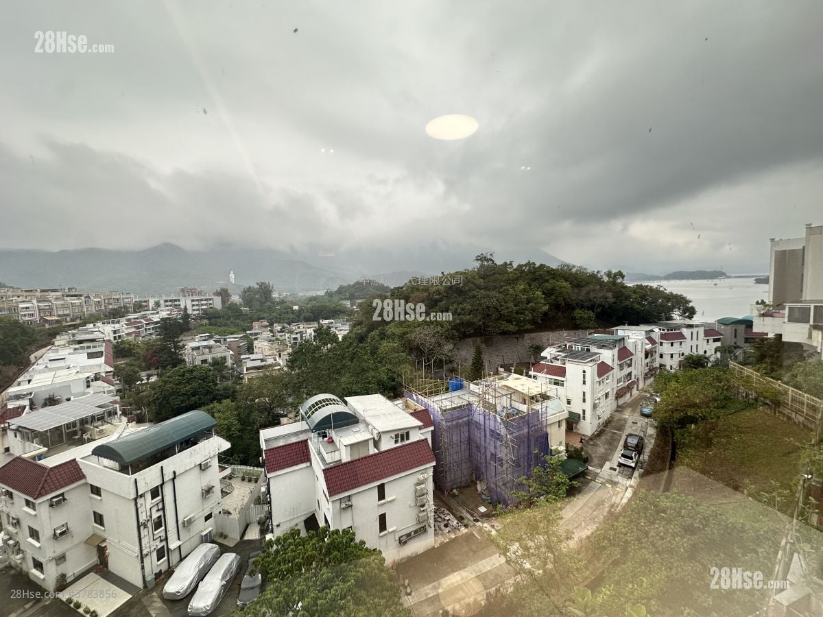 The Beverly Hills Rental 5+ Bedrooms , 3 Bathrooms 1,902 ft²