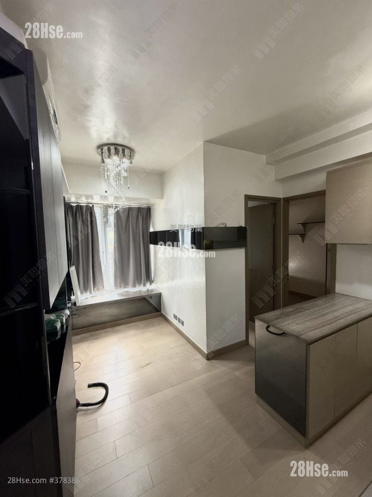 The Reach Rental 2 Bedrooms , 1 Bathroom 355 ft²