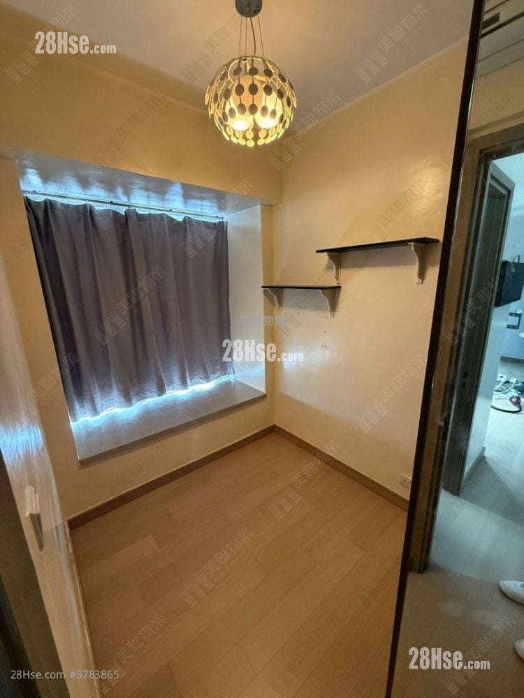 The Reach Rental 2 Bedrooms , 1 Bathroom 355 ft²