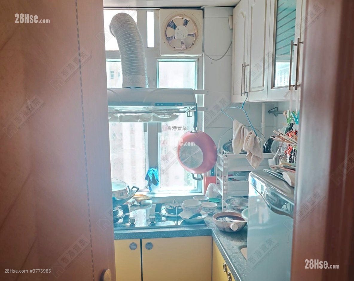 Richland Gardens Sell 2 Bedrooms , 1 Bathroom 407 ft²