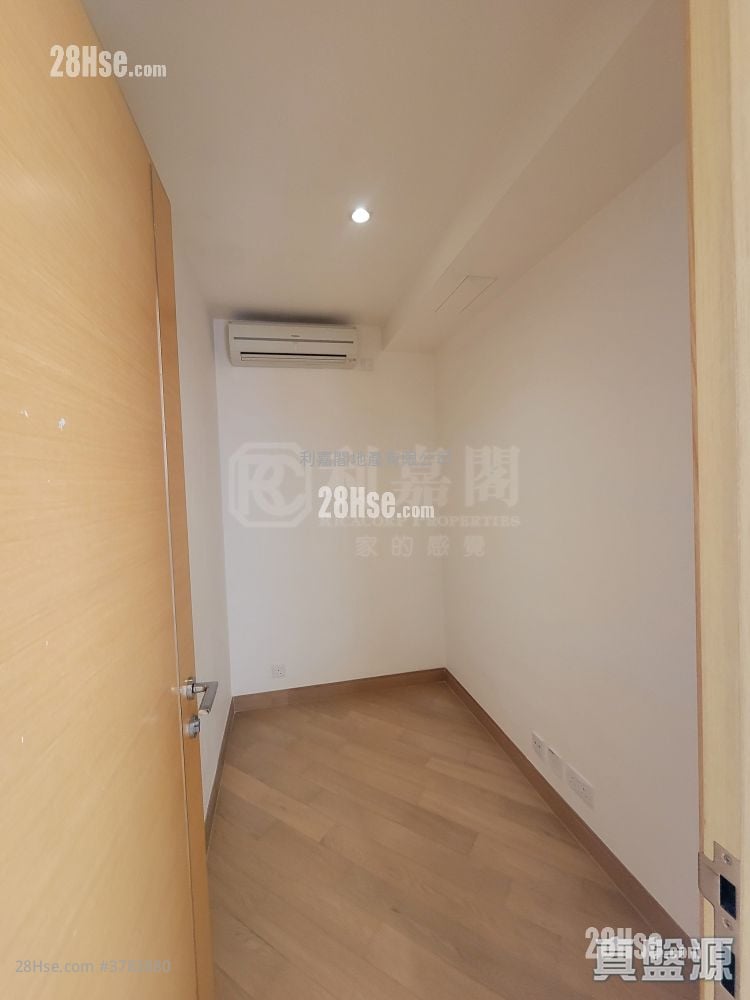 峻弦 租盘 3 房 1,342 平方尺