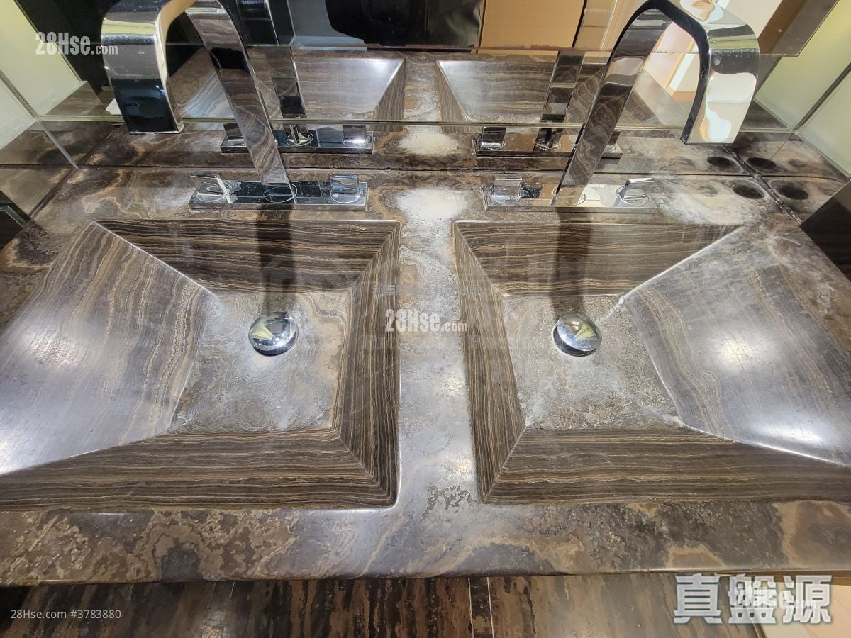 峻弦 租盘 3 房 1,342 平方尺