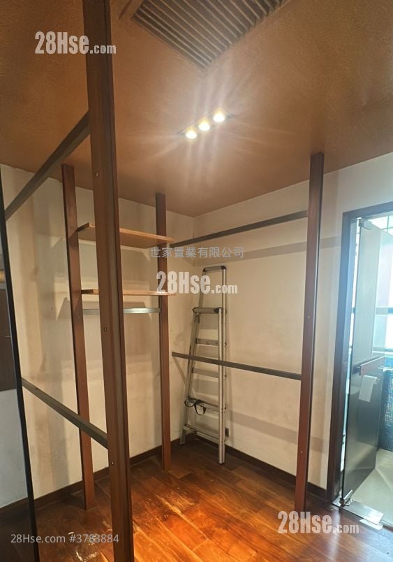 Champagne Court Sell 2 Bedrooms , 2 Bathrooms 1,025 ft²