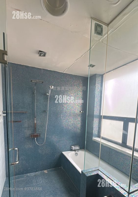 Champagne Court Sell 2 Bedrooms , 2 Bathrooms 1,025 ft²