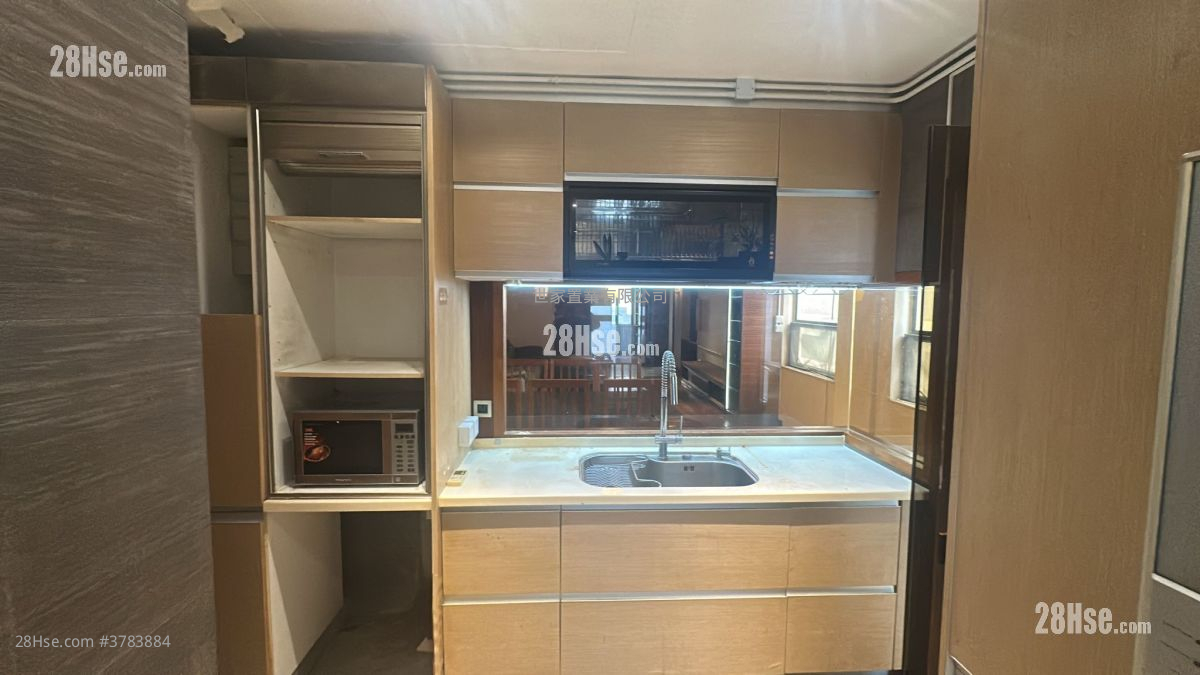 Champagne Court Sell 2 Bedrooms , 2 Bathrooms 1,025 ft²