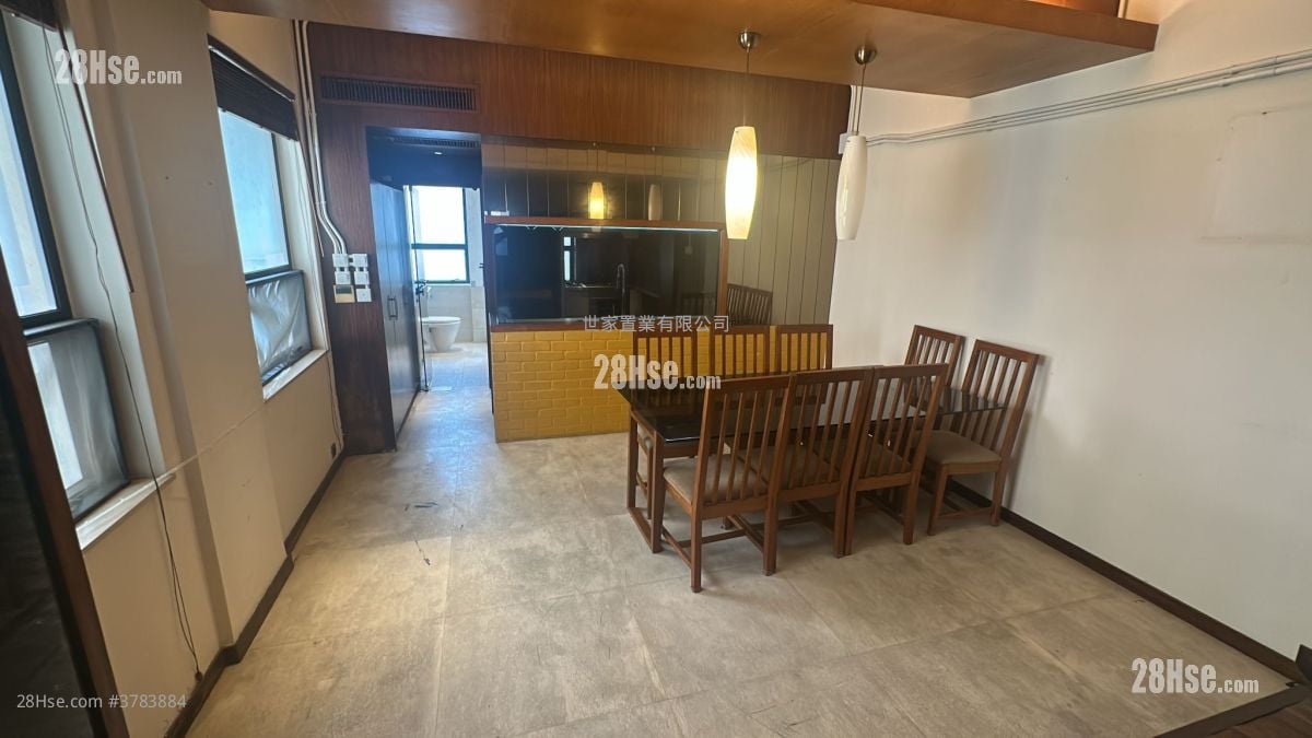 Champagne Court Sell 2 Bedrooms , 2 Bathrooms 1,025 ft²