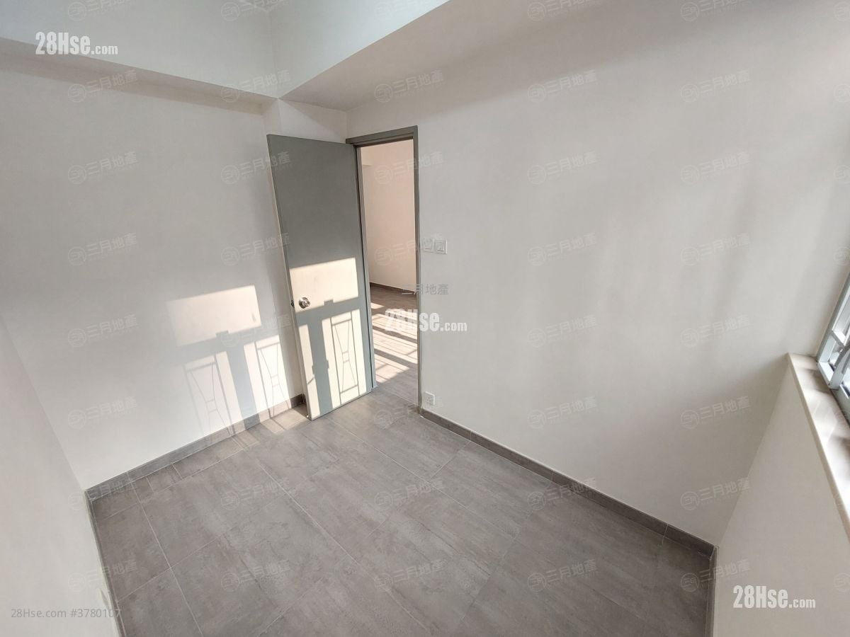 庆年大楼 租盘 2 房 , 1 浴室 447 平方尺