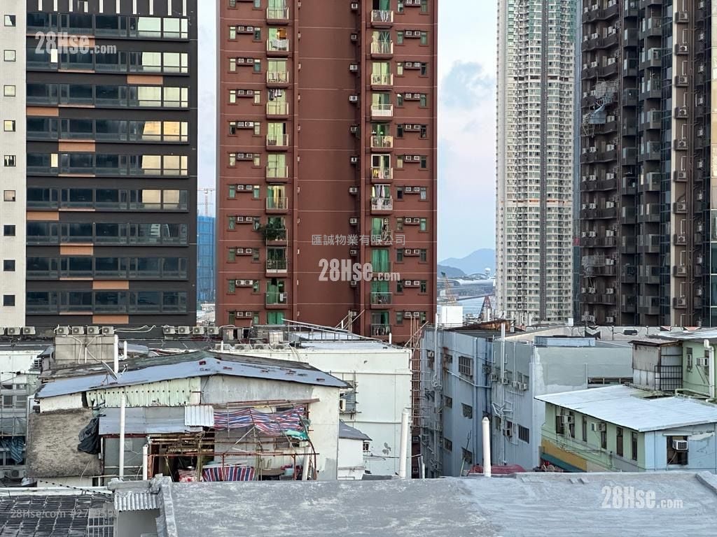 喜点 售盘 1 房 , 1 浴室 357 平方尺