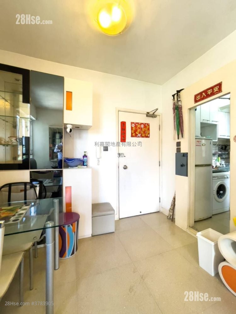 Tsing Yi Garden Sell 2 Bedrooms 343 ft²