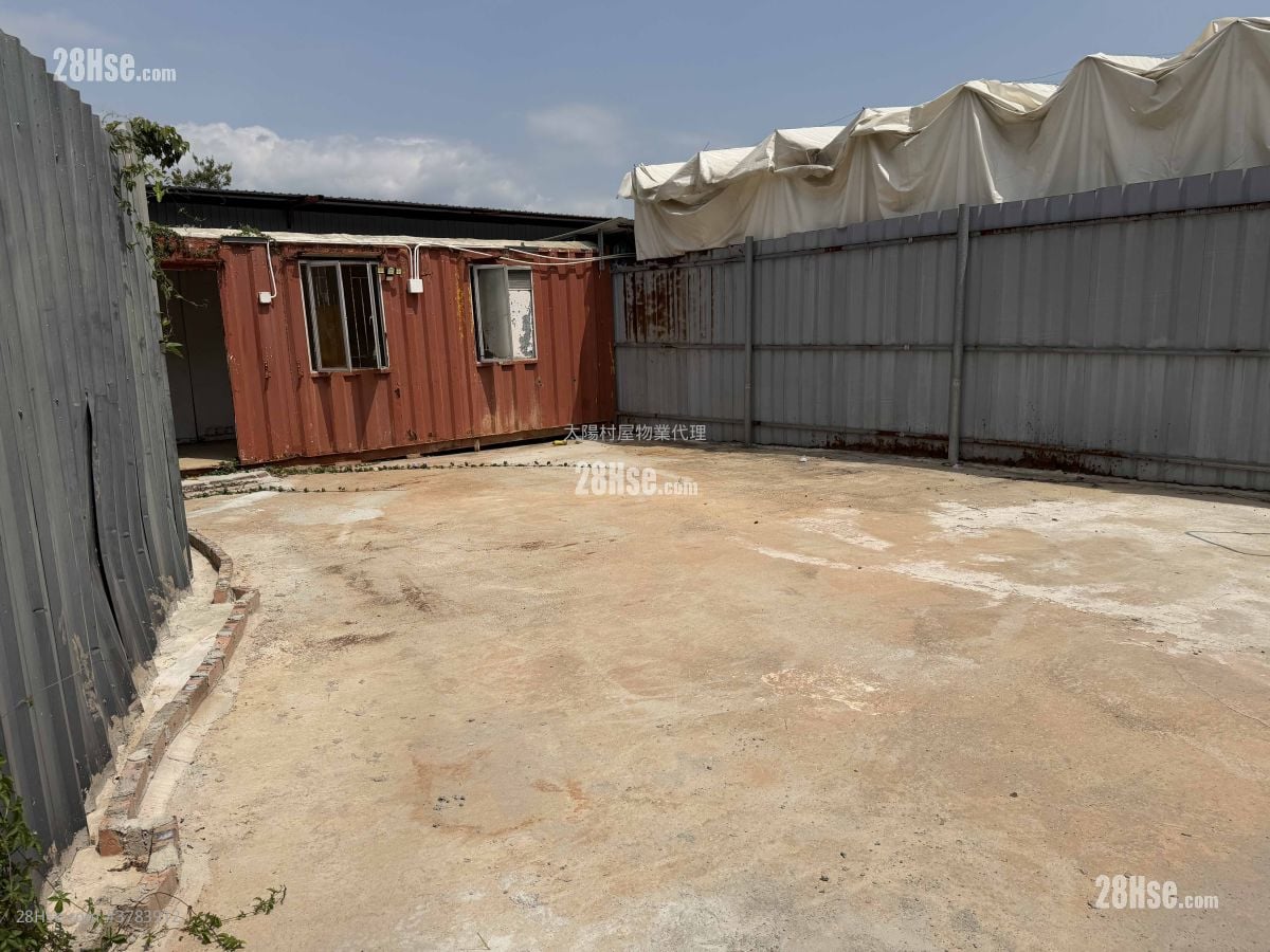 Land Rental 1,200 ft²