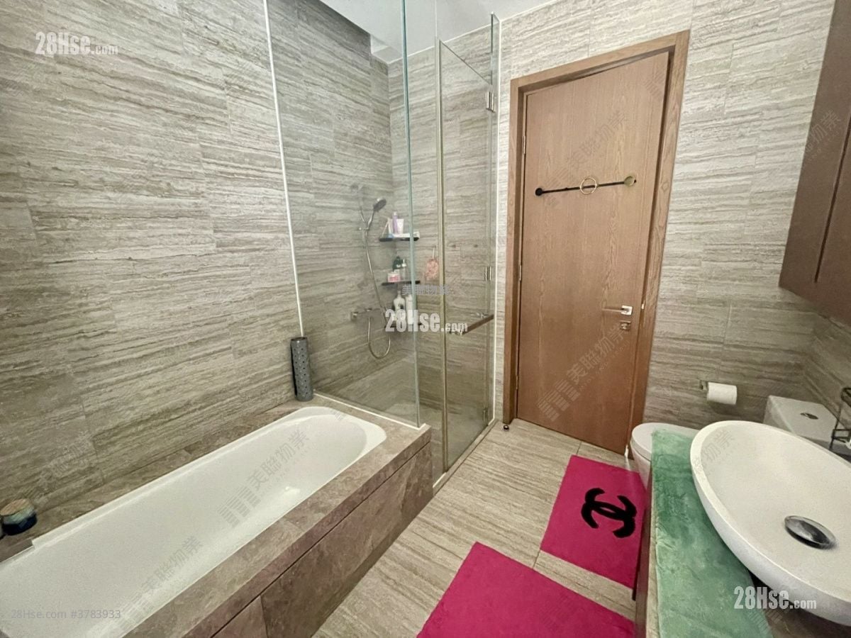 The Carmel Rental 4 Bedrooms , 4 Bathrooms 1,744 ft²