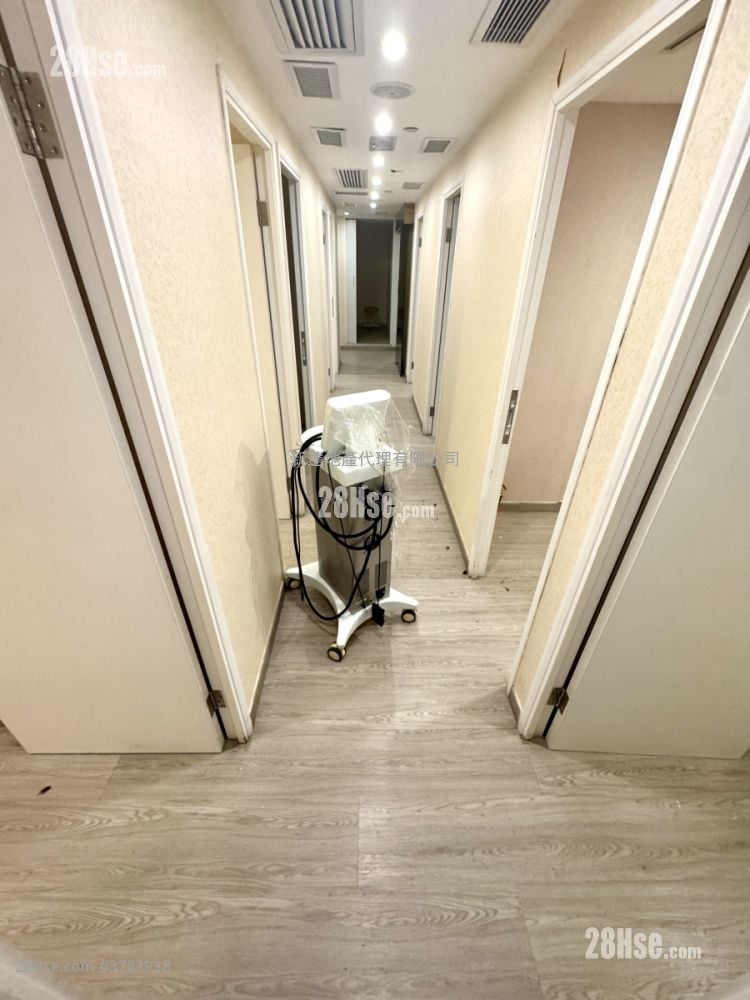 Yuen Long City Centre Rental 5+ Bedrooms , 2 Toilets 1,500 ft²