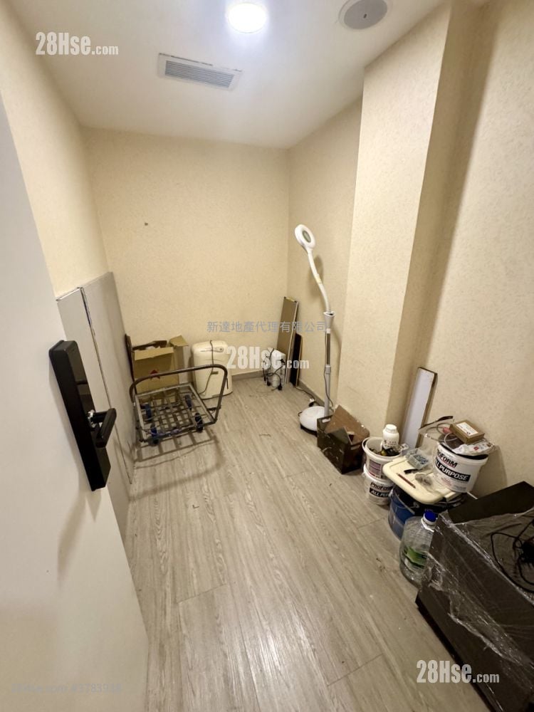 Yuen Long City Centre Rental 5+ Bedrooms , 2 Toilets 1,500 ft²