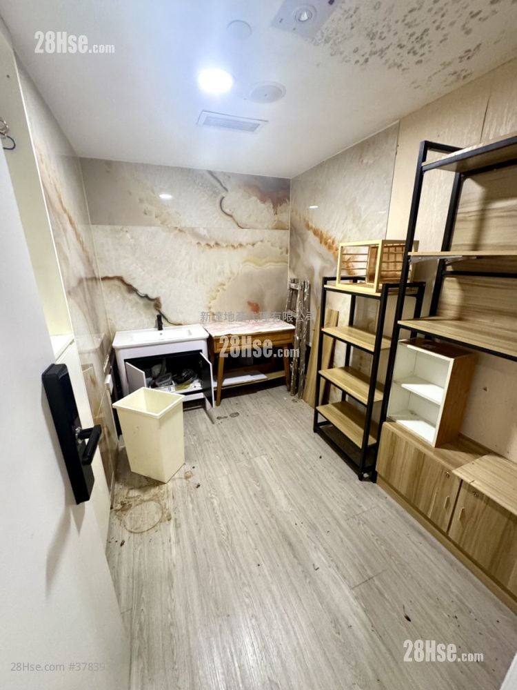 Yuen Long City Centre Rental 5+ Bedrooms , 2 Toilets 1,500 ft²