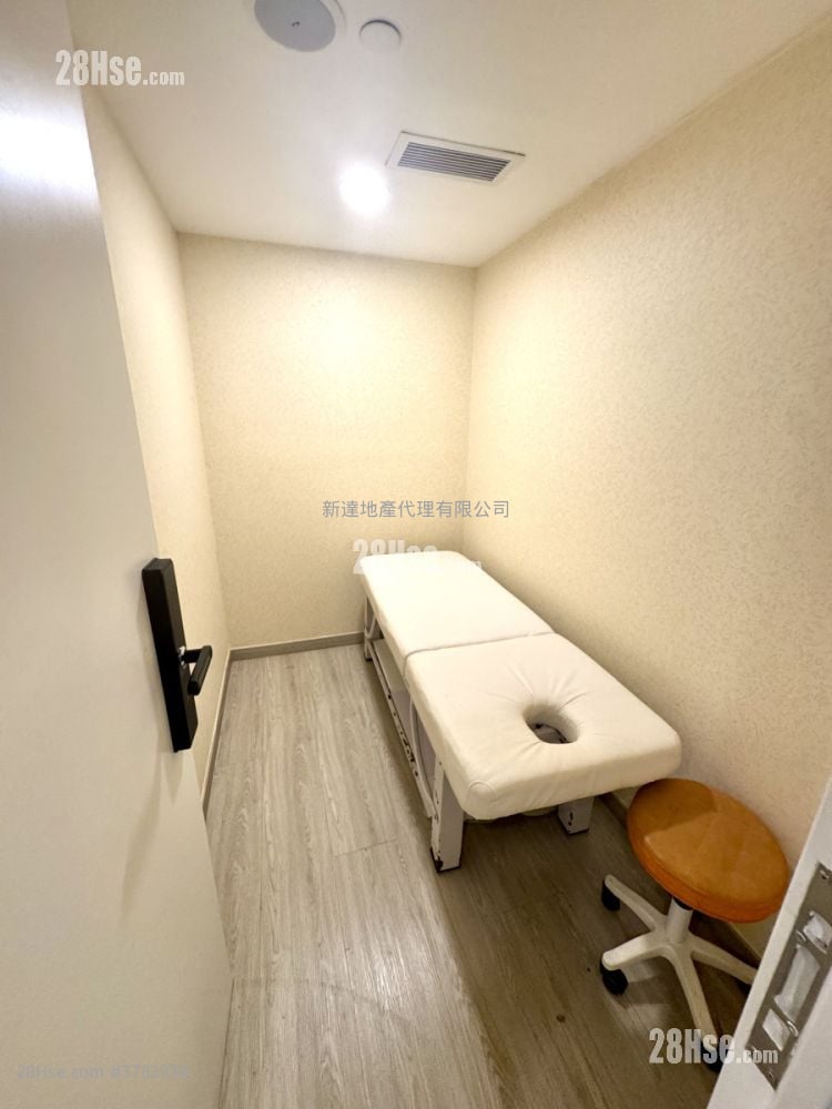 Yuen Long City Centre Rental 5+ Bedrooms , 2 Toilets 1,500 ft²