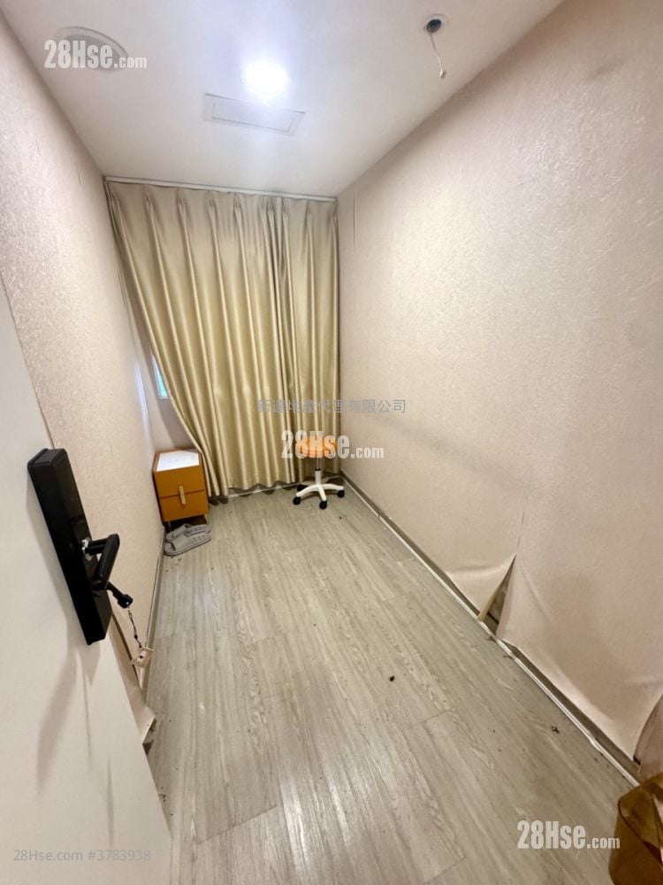 Yuen Long City Centre Rental 5+ Bedrooms , 2 Toilets 1,500 ft²