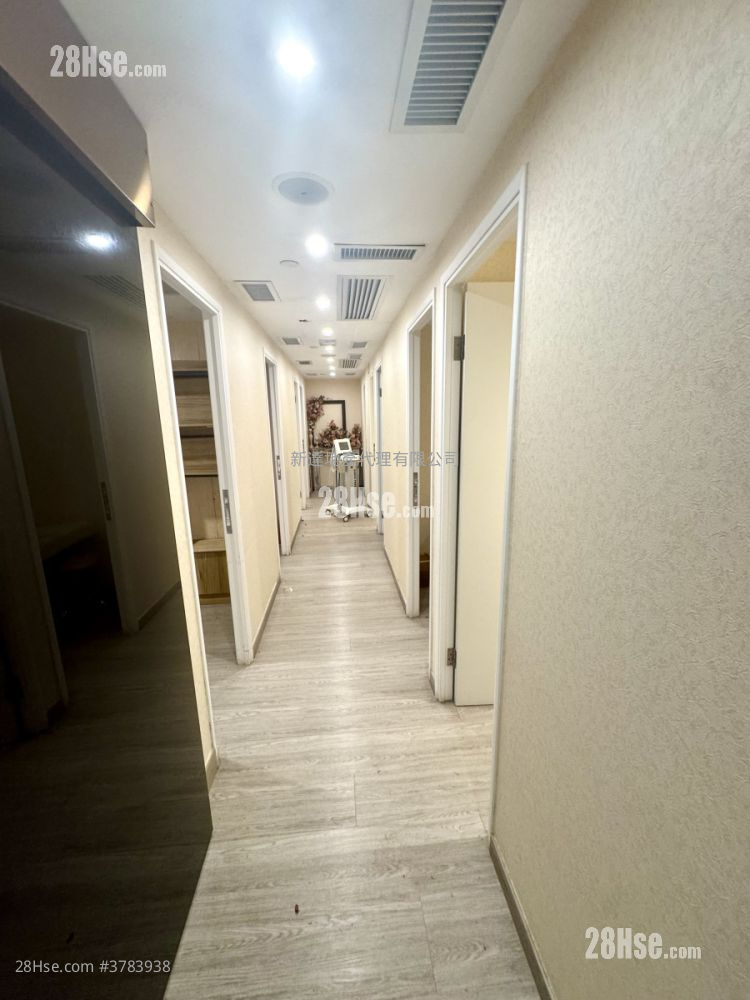 Yuen Long City Centre Rental 5+ Bedrooms , 2 Toilets 1,500 ft²