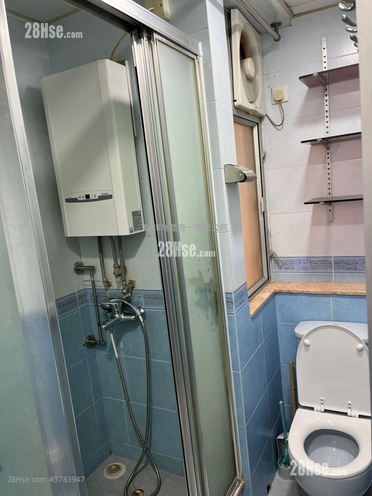 鸿威大厦 租盘 2 房 , 1 浴室 300 平方尺