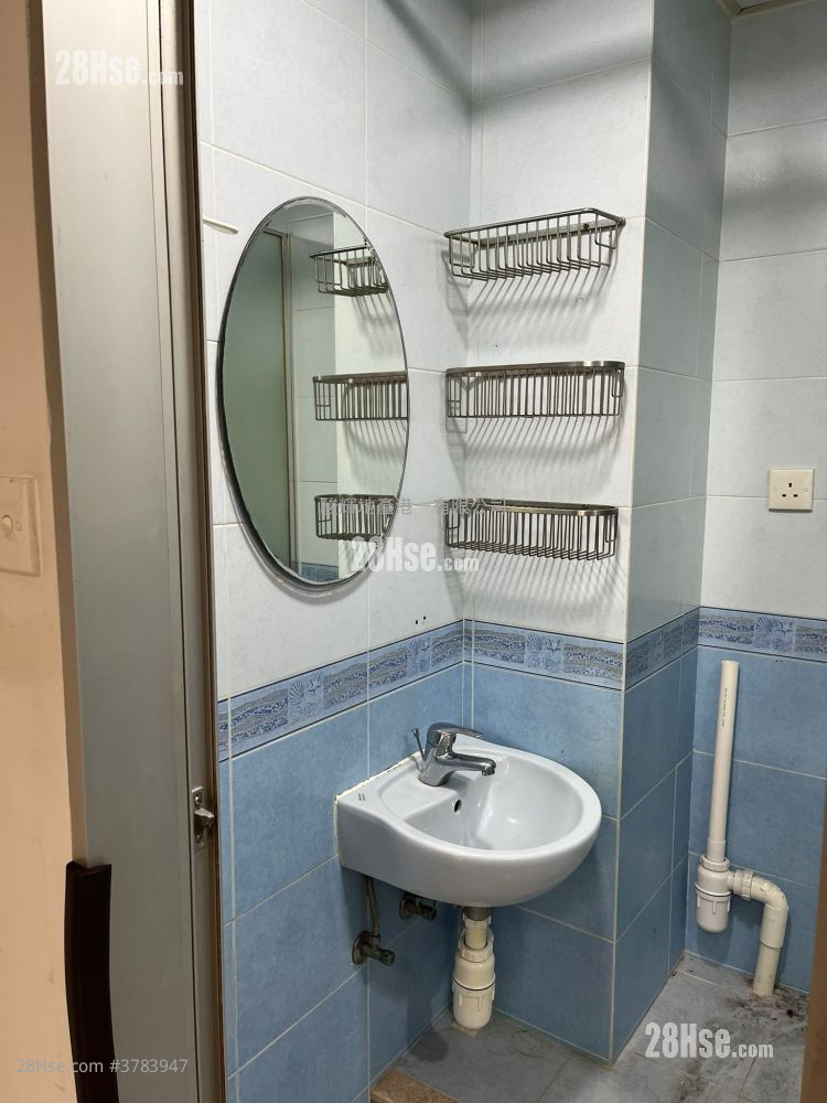 鸿威大厦 租盘 2 房 , 1 浴室 300 平方尺