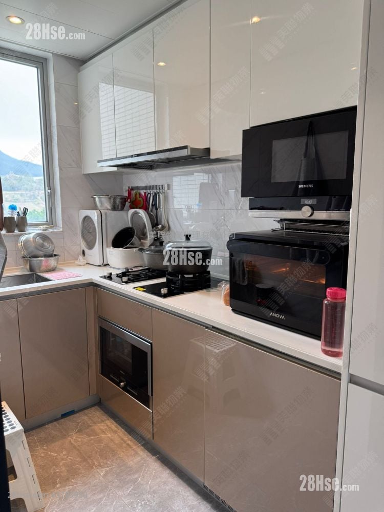 Savannah Sell 3 Bedrooms , 2 Bathrooms 748 ft²