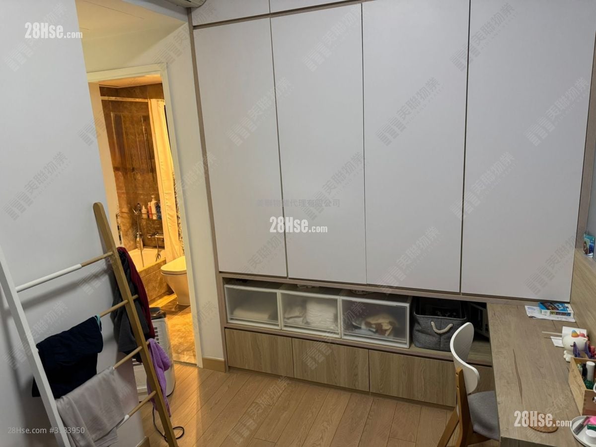 Savannah Sell 3 Bedrooms , 2 Bathrooms 748 ft²