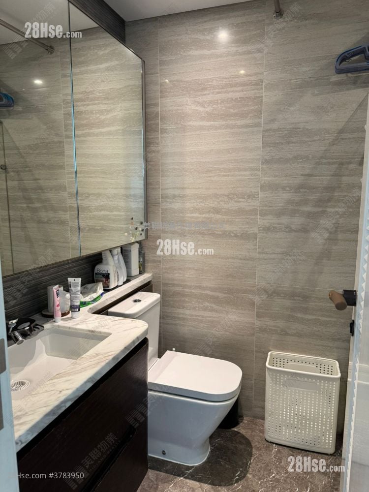 Savannah Sell 3 Bedrooms , 2 Bathrooms 748 ft²