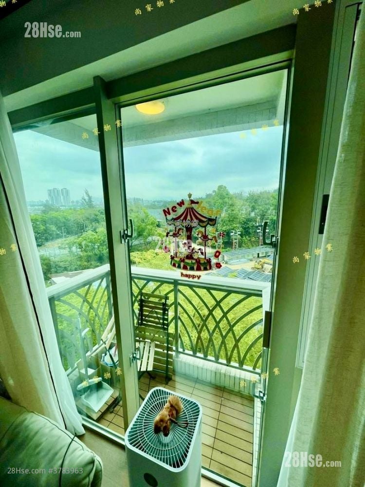 Uptown Sell 2 Bedrooms , 1 Bathroom 523 ft²