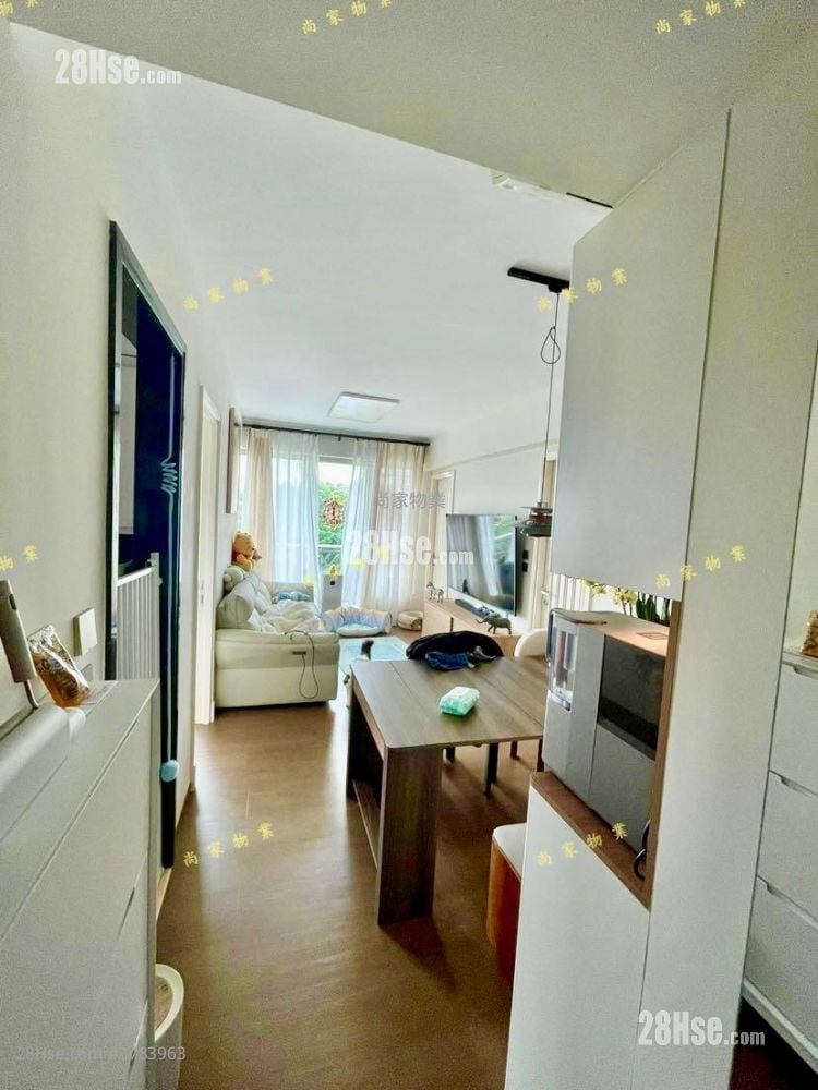 Uptown Sell 2 Bedrooms , 1 Bathroom 523 ft²