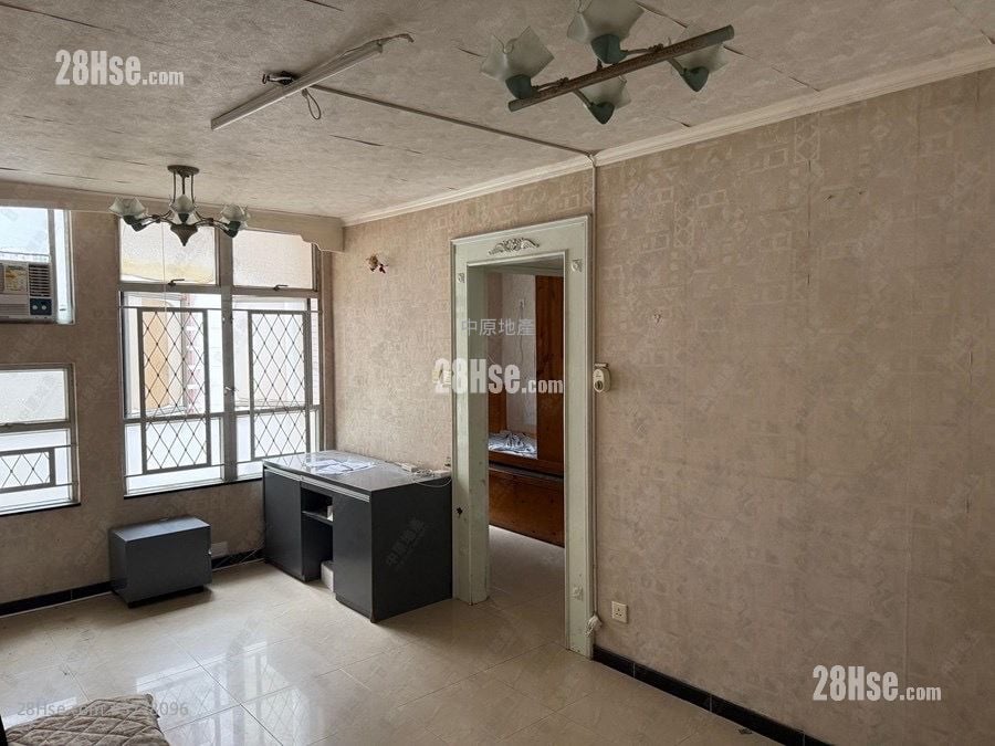 Tin Chung Court Sell 3 Bedrooms 650 ft²